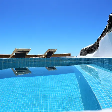 Villa Aqua & Terra Traditional Cave *