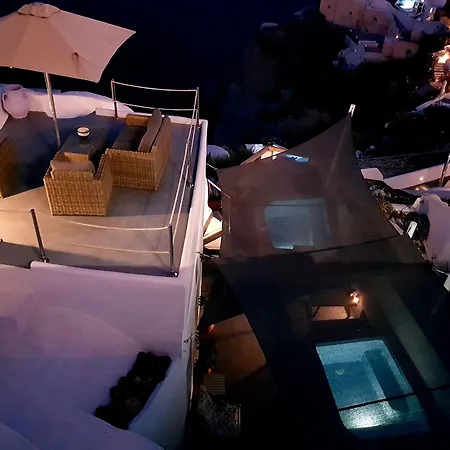 Aqua & Terra Traditional Cave Villa Oia (Santorini)