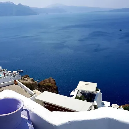 Aqua & Terra Traditional Cave Villa Oia (Santorini)