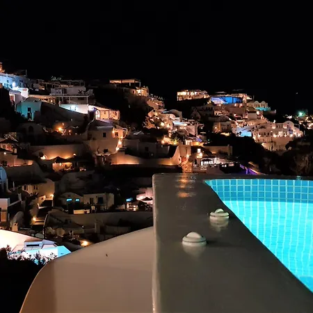 Aqua & Terra Traditional Cave * Oia