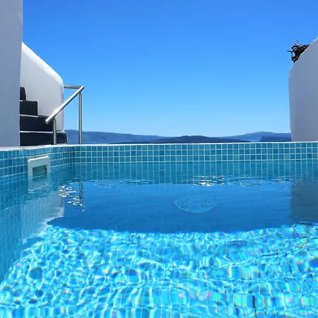 Aqua & Terra Traditional Cave Oia