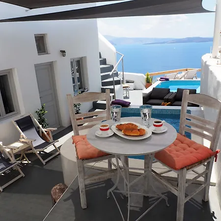 Aqua & Terra Traditional Cave Oia