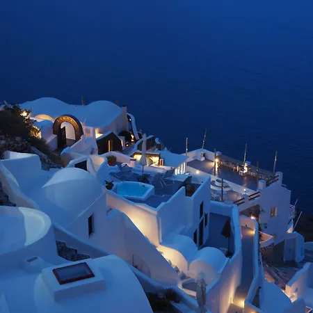 Aqua & Terra Traditional Cave Oia