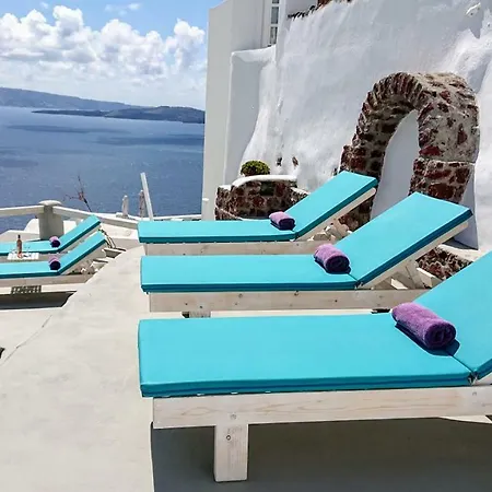 Aqua & Terra Traditional Cave Oia