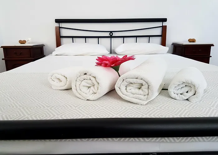 水及陶土传统洞穴公寓 伊亚