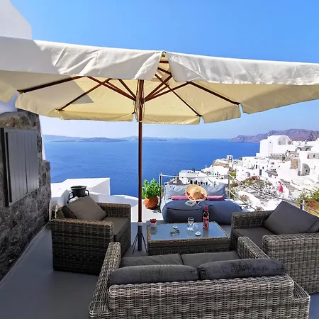 Aqua & Terra Traditional Cave Villa Oia (Santorini)