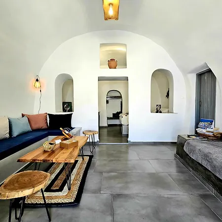 Villa Aqua & Terra Traditional Cave *
