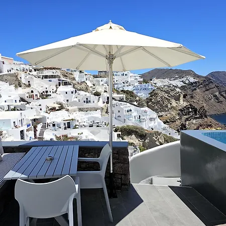 Aqua & Terra Traditional Cave Villa Oia (Santorini)