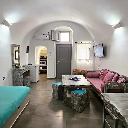 Villa Aqua & Terra Traditional Cave *
