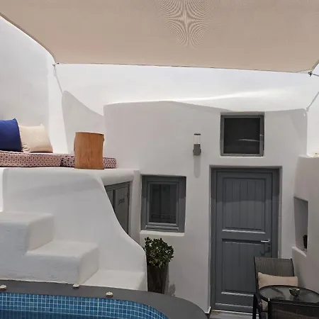 Aqua & Terra Traditional Cave Oia (Santorini)