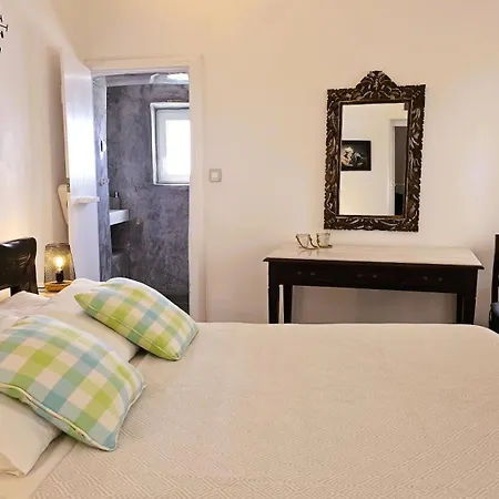Villa Aqua & Terra Traditional Cave