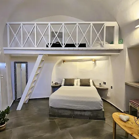 Villa Aqua & Terra Traditional Cave *