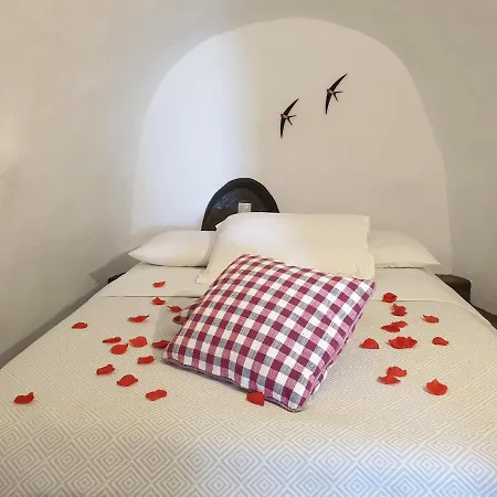 Villa Aqua & Terra Traditional Cave *